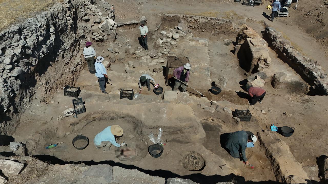 A view of ongoing excavations at Kultepe Kanesh-Karum Oren Yeri in Kayseri, Türkiye, whose history dates back 6,000 years, August 15, 2025. (IHA Photo)