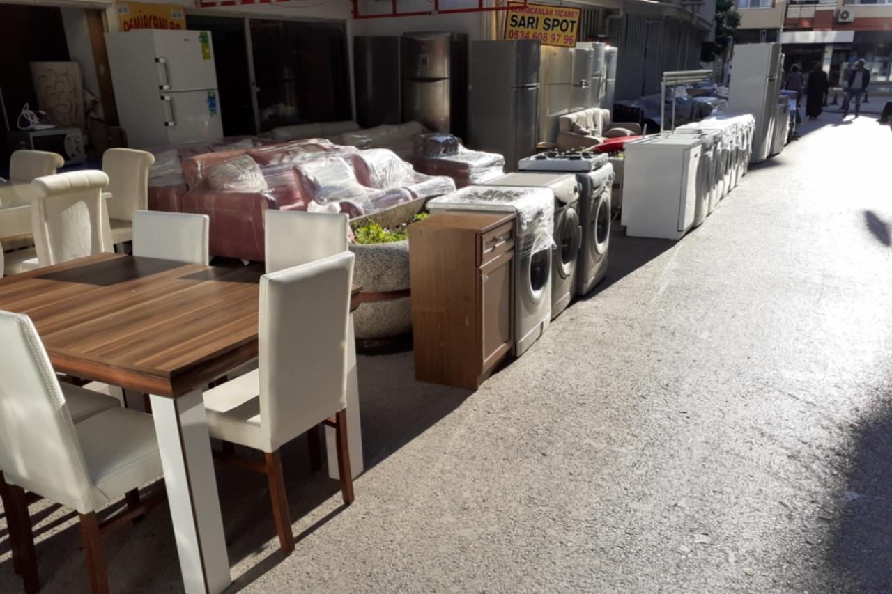 A second-hand furniture shop in Pendik, Istanbul, Türkiye. (Photo via ikincielesyapendik.com)