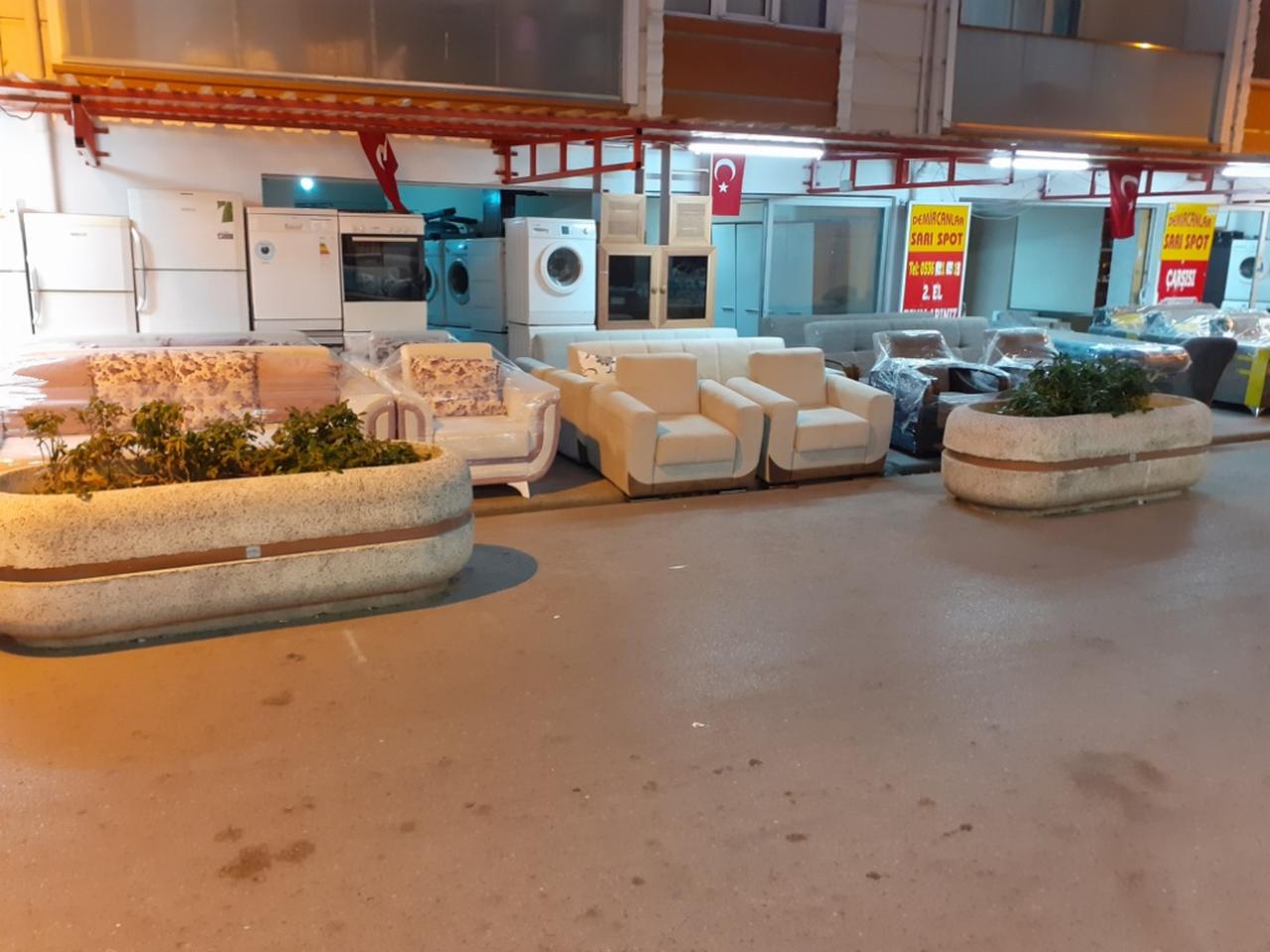 A second-hand furniture shop in Pendik, Istanbul, Türkiye. (Photo via ikincielesyapendik.com)