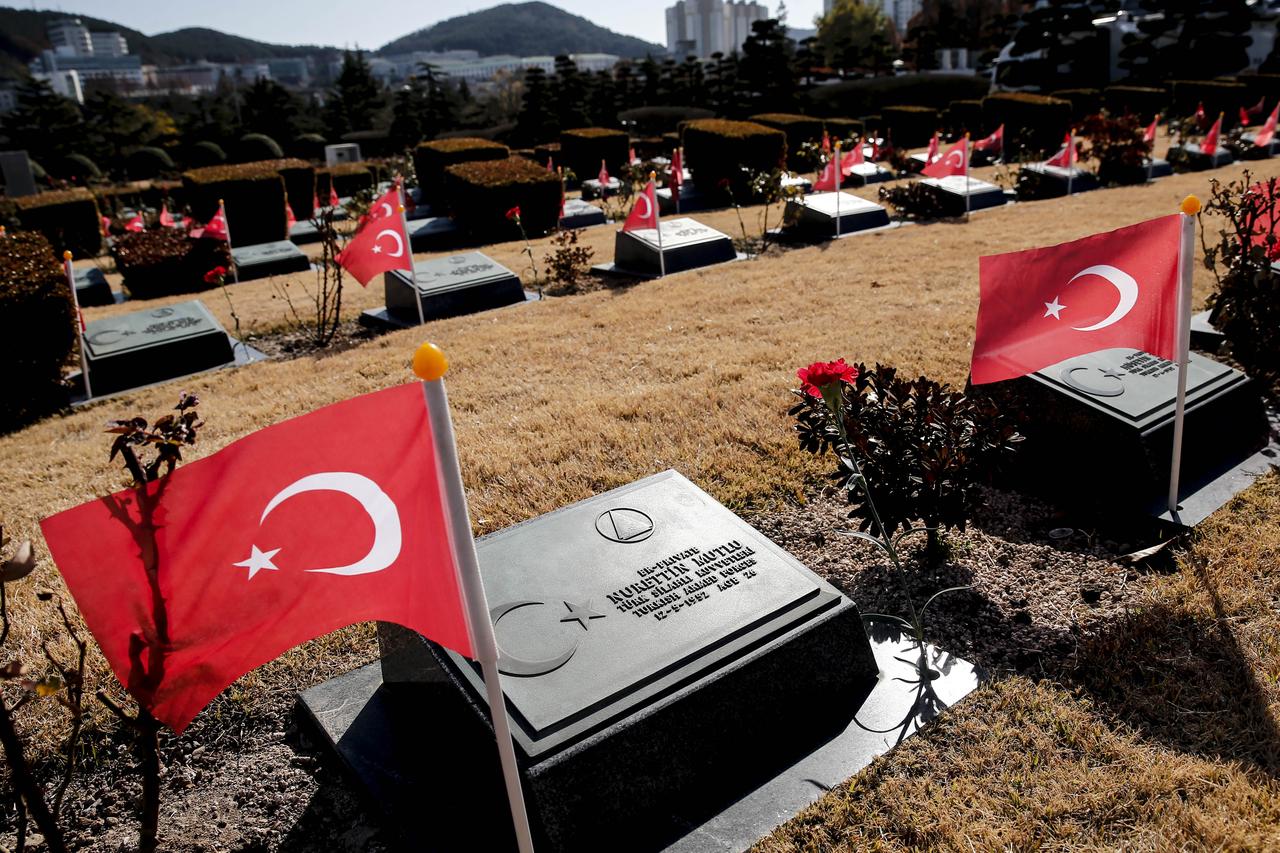 A view of United Nations (UN) Memorial Cemetery in Busan which honors killed Turkish soldiers of Korean War, in South Korea on December 5, 2017. (AA Photo)