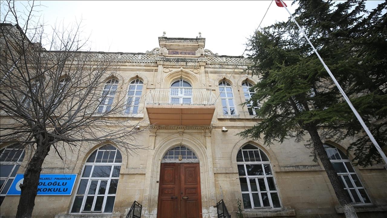 Kologlu Primary School in Pinarhisar, Kirklareli. Built during the Governor Sadullah Kologlu. (AA Photo)