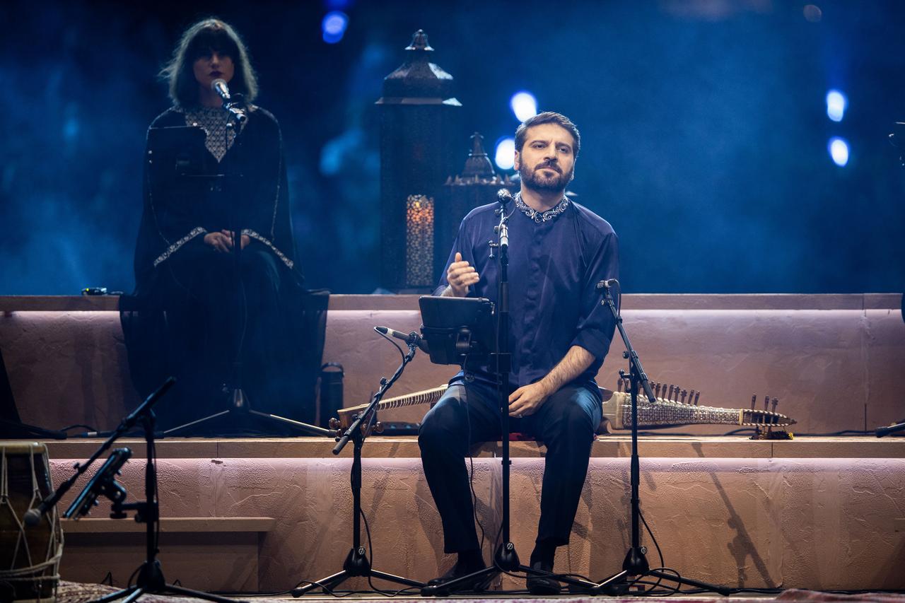 Sami Yusuf performing Beyond the Stars at Al Wasl Plaza during Expo 2020 Dubai’s international music programme. (Photo via virtualexpodubai.com)