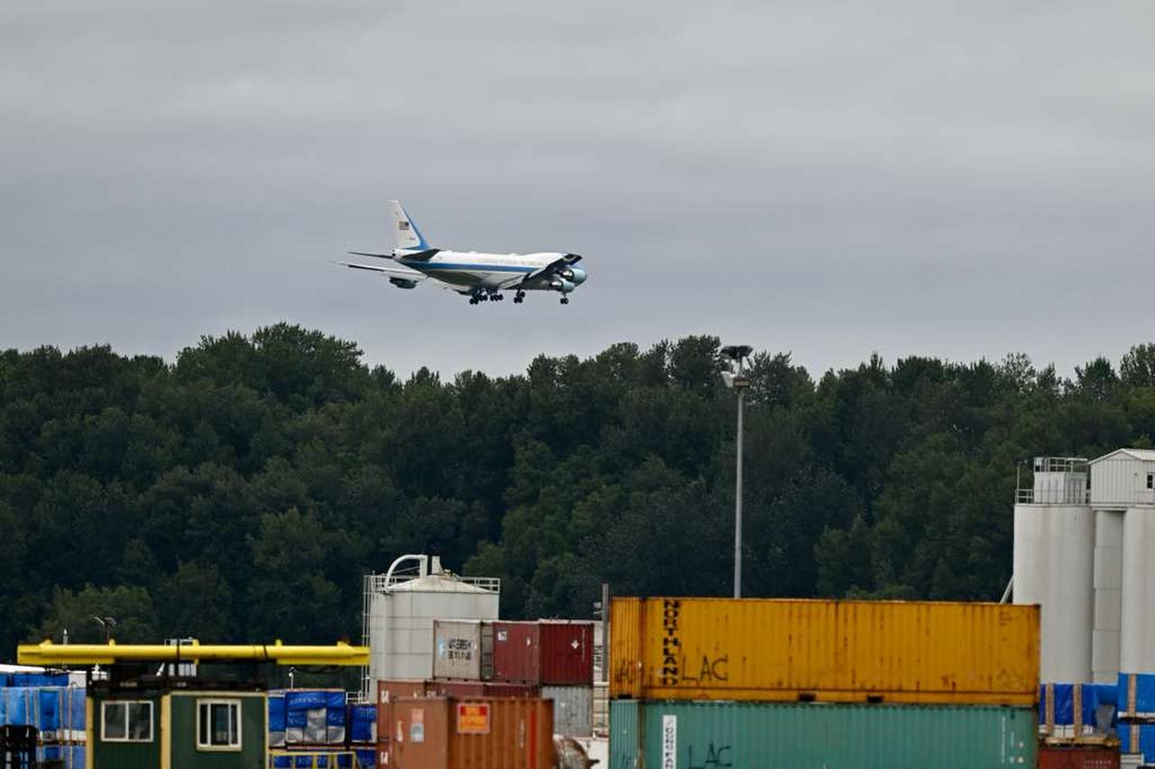 The plane carrying US President Donald Trump lands ahead of his meeting with Russian President Vladimir Putin at Elmendorf-Richardson Joint Base in Alaska, United States on August 15, 2025. (AFP Photo)