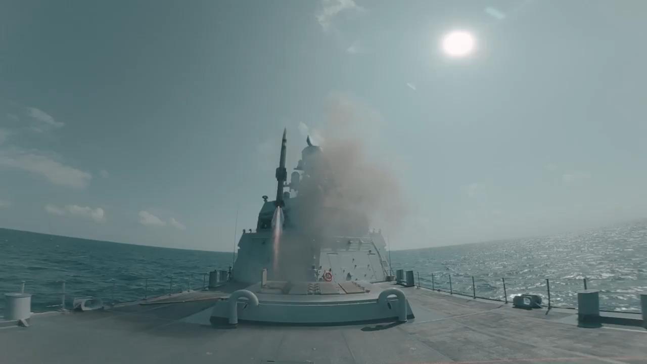 Turkish Navy's TCG Istanbul frigate and Roketsan's HISAR-D RF air defense missile on August, 2025. (Photo via Secretary of Turkish Defence Industries)