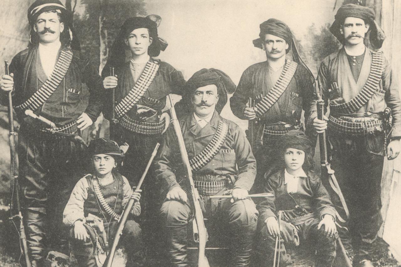 Laz men from Türkiyes Black Sea region, 1910s. (Photo via Baadur Koblianidze Collection)
