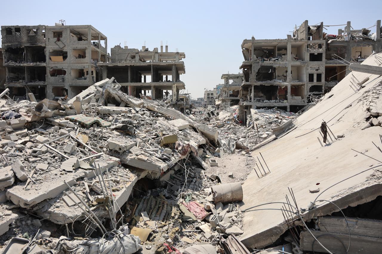 A picture shows rubble and destroyed buildings in the al-Tuffah neighbourhood of Gaza City on August 14, 2025. (AFP Photo)