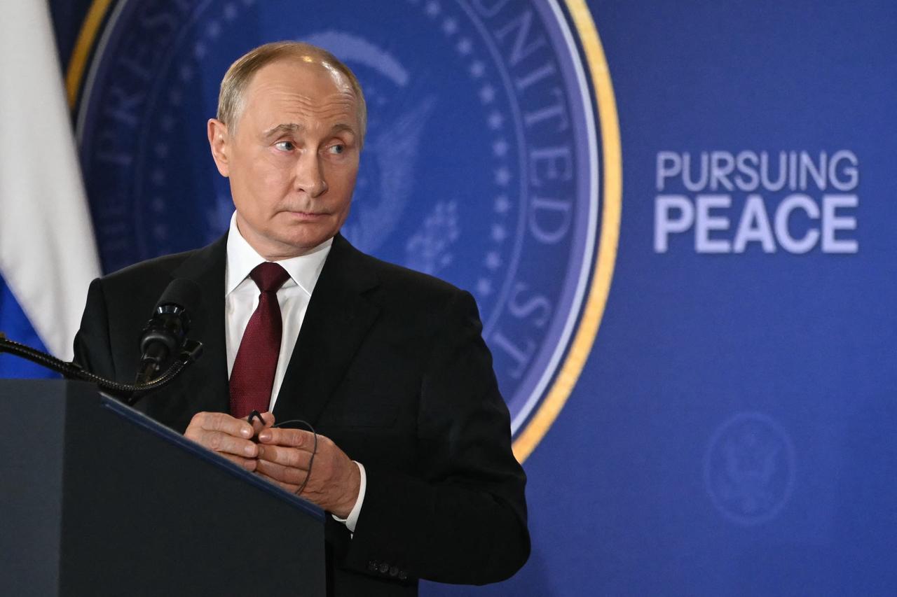 Putin hopes 'understanding' with Trump will lead to Ukraine peace Image
