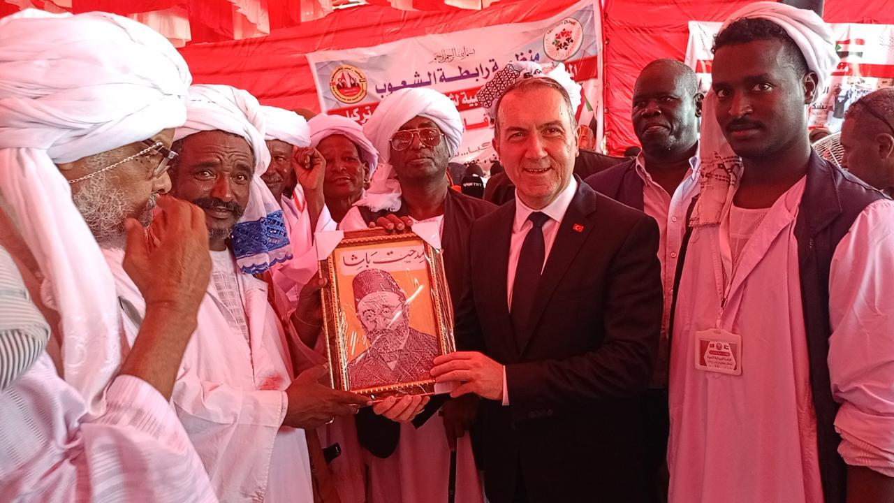 Turkish Ambassador to Khartoum Fatih Yıldız in an initiative was organized by “People Support Association”  organization  ,August 8,,2025.(AA photo )