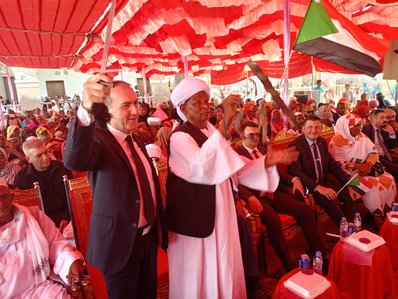 Turkish Ambassador to Khartoum Fatih Yıldız in an initiative was organized by “People Support Association”  organization  ,August 8,,2025.(AA photo )