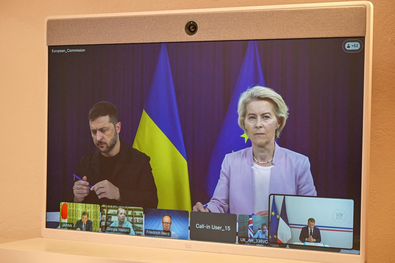 European leaders join Zelenskyy for White House meeting on Ukraine peace deal Image