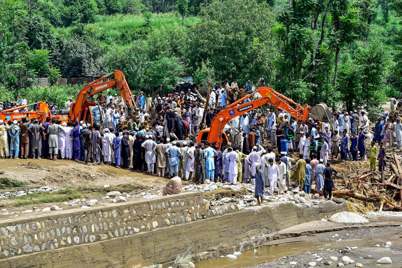 Hundreds dead, missing in flood disaster in northwest Pakistan Image