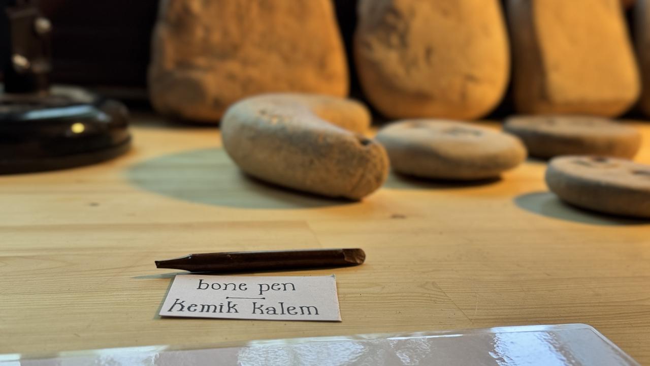 A bone pen discovered at Turkmen Karahoyuk in Konya, Türkiye, August 18, 2024. (AA Photo)