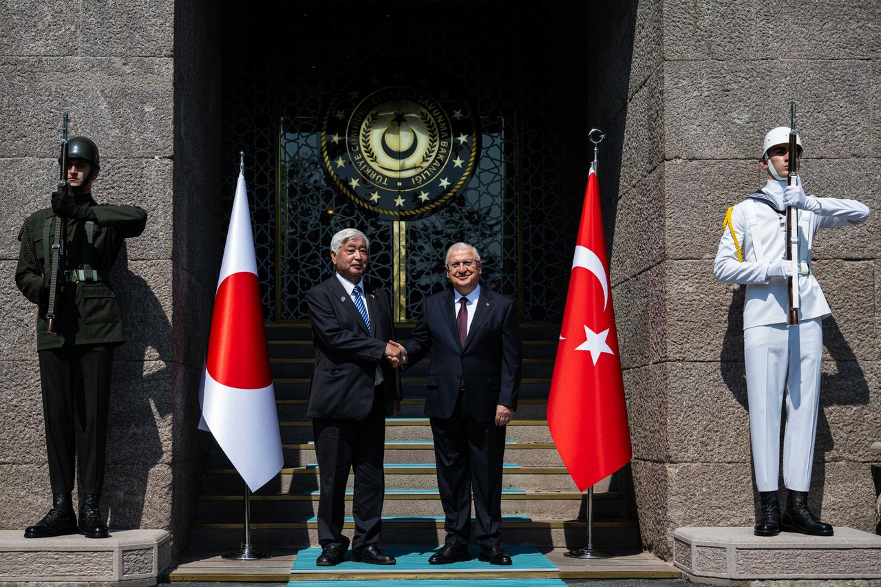 Turkish National Defense Minister Yasar Guler (R) welcomes Japanese Defense Minister Gen Nakatani (L) with an official ceremony at the ministry building in Ankara, Türkiye, August 19, 2025. (AA Photo)