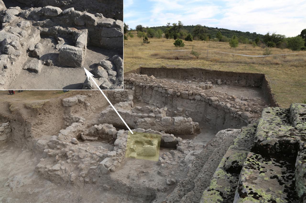 Remains of a hearth dating to the Middle Phrygian Period in Yazilikaya, Eskisehir, Türkiye. (Photo via Journal of Ancient History and Archaeology)