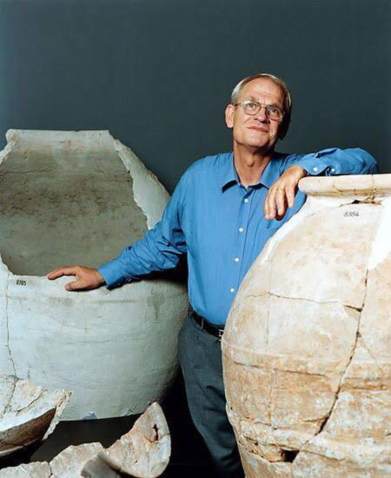 Professor Manfred Osman Korfmann, known for his prehistoric research and excavations in Anatolia, as well as exhibitions, research projects, and publications on Troy and Anatolian history in Europe. (Photo via X/@troyamuzesi)