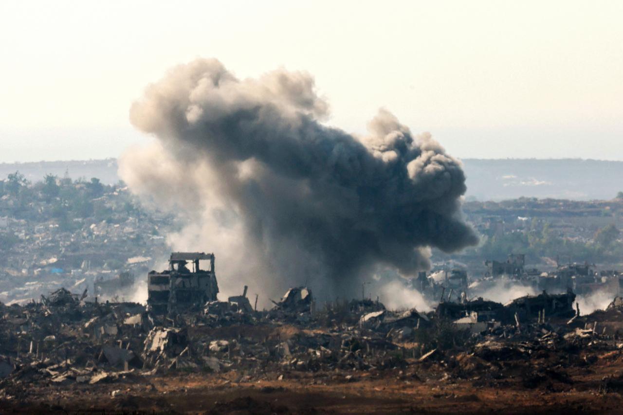 Israel kills at least 22 Palestinians in Gaza, including 12 waiting for aid Image