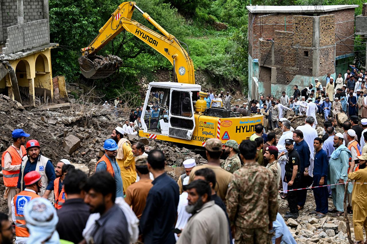 Pakistan battles monsoon rains, death toll climbs to 746 in 2 months Image