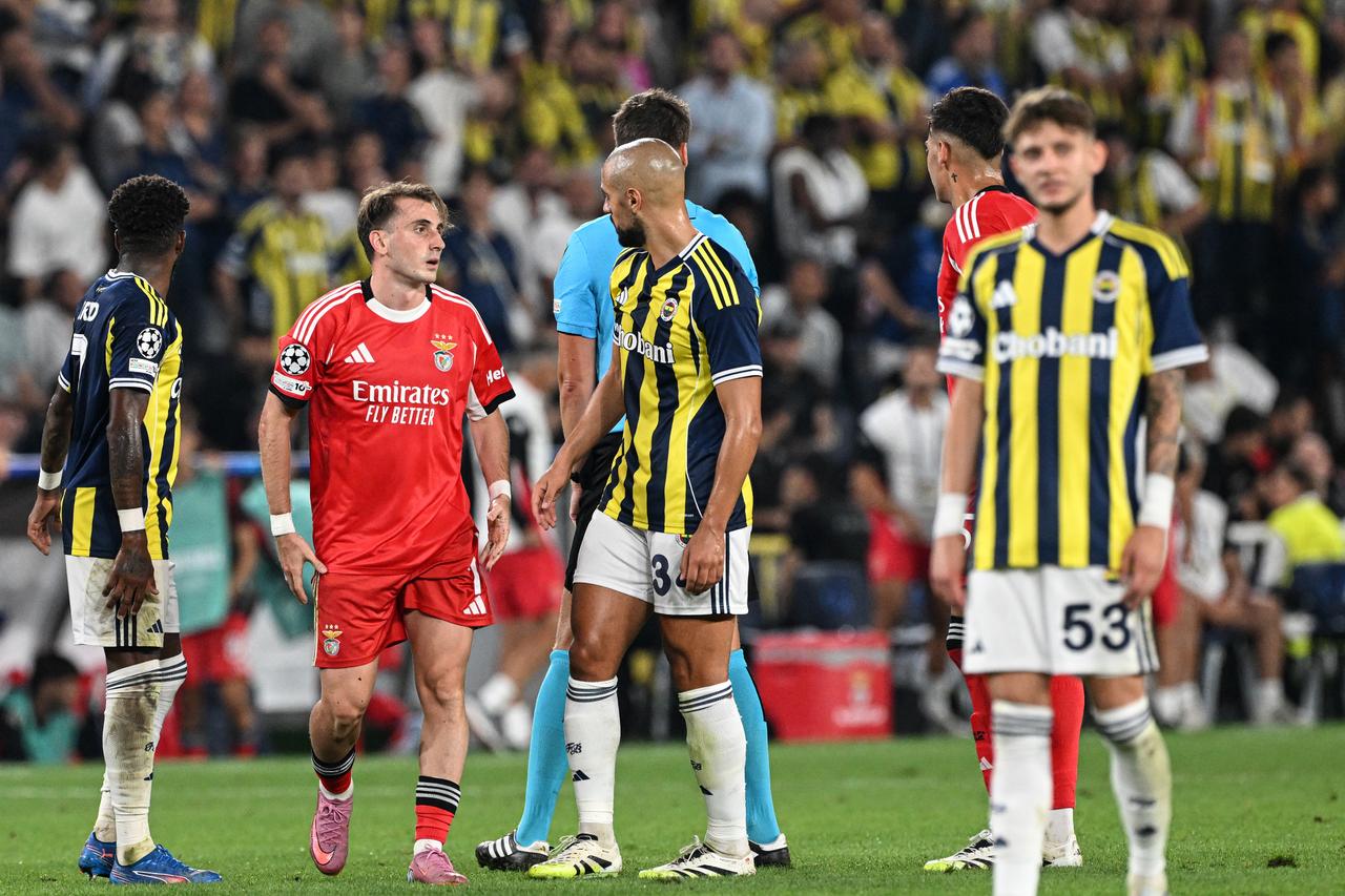 Kerem Akturkoglu of Benfica in action during the UEFA Champions League play-off round match between Fenerbahce and Benfica, at Chobani Stadium in Istanbul, Türkiye on August 20, 2025. (AA Photo)