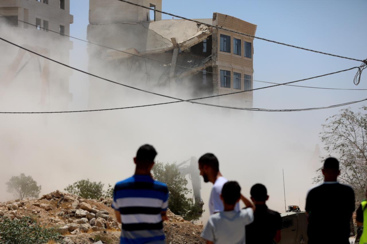 Israeli forces continue West Bank raids, demolish Palestinian structures Image