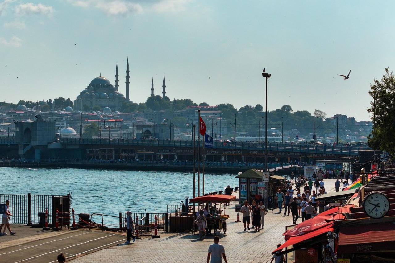 An aerial view of the area as hot weather and humidity affects Karakoy and its surrounding neighborhoods in Istanbul, Türkiye, July 19, 2024. (AA Photo)