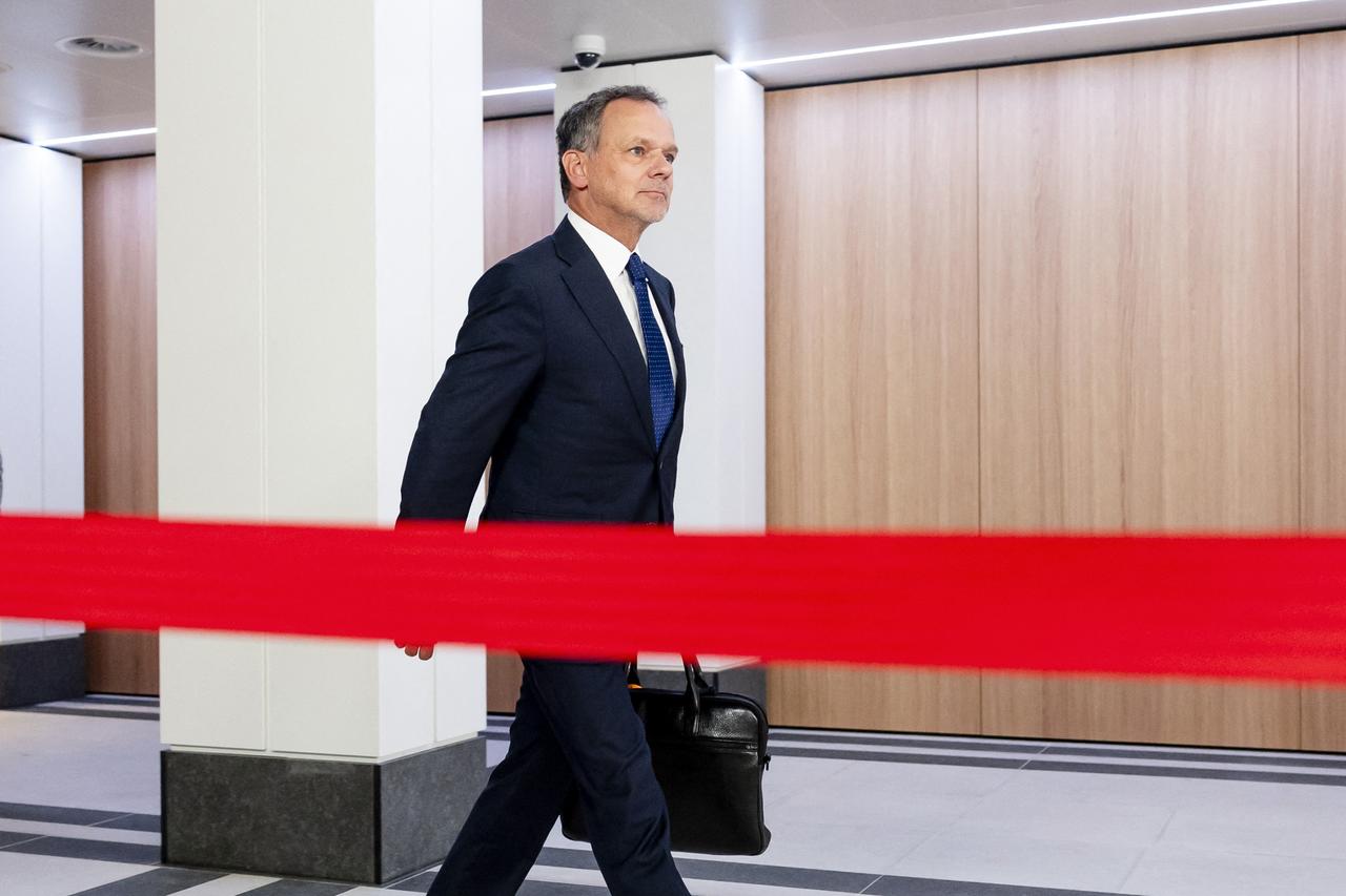 Caspar Veldkamp, the former Dutch foreign minister, approaches the press at the Ministry of General Affairs after the cabinet meeting in The Hague, August 22, 2025. (AFP Photo)