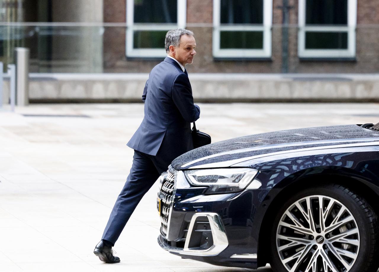 Caspar Veldkamp, the former Dutch foreign minister, approaches the press at the Ministry of General Affairs after the cabinet meeting in The Hague, Netherlands, August 22, 2025. (AFP Photo)