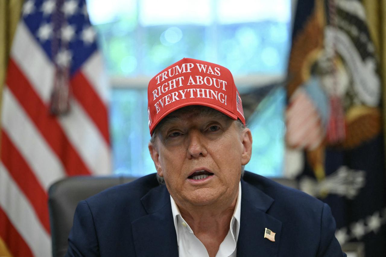 U.S. President Donald Trump makes an announcement from the Oval Office of the White House in Washington, DC, August 22, 2025. (AFP Photo)