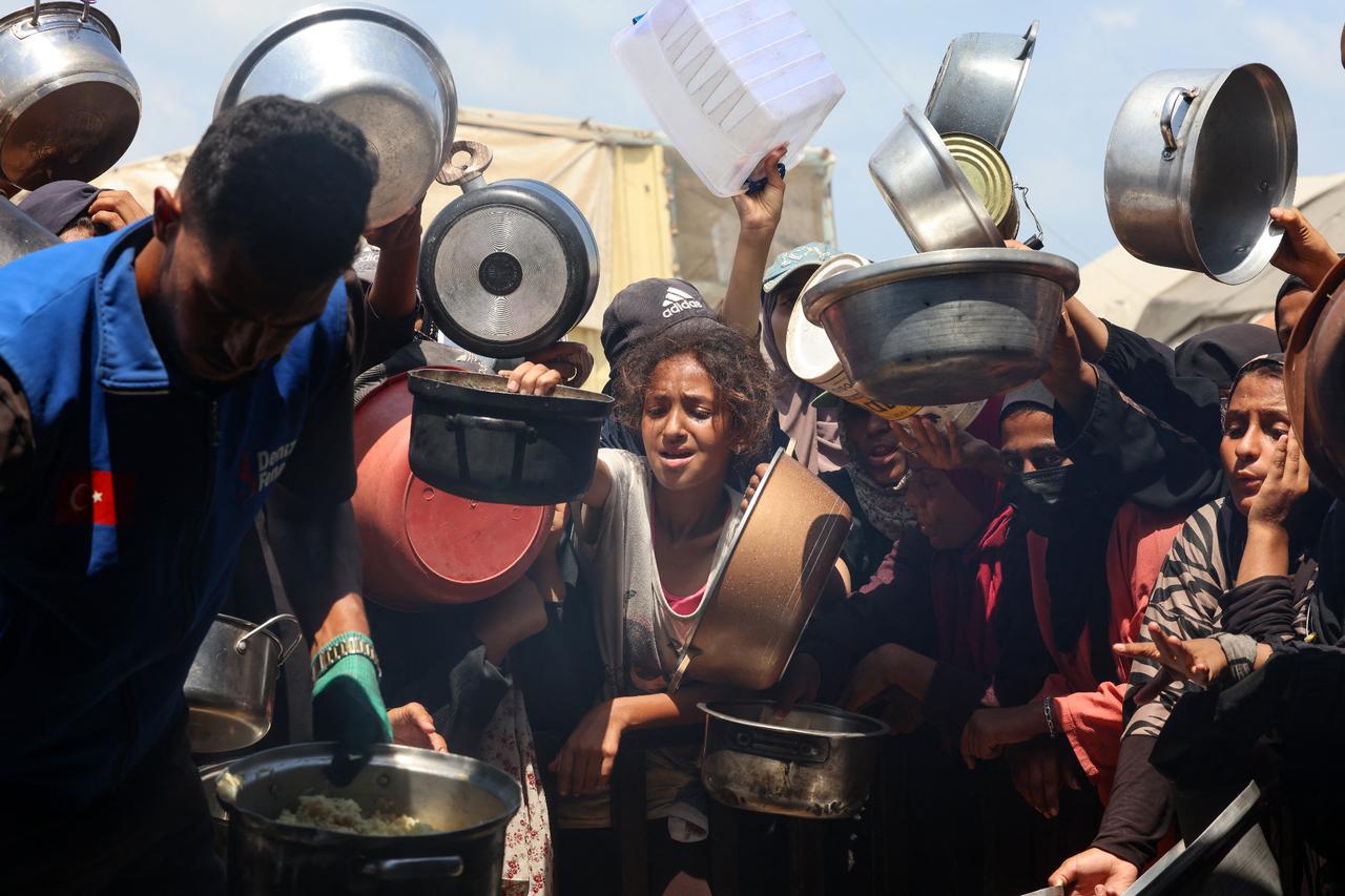 Israeli blockade causes 8 more hunger deaths in Gaza, bringing total to 281 Image