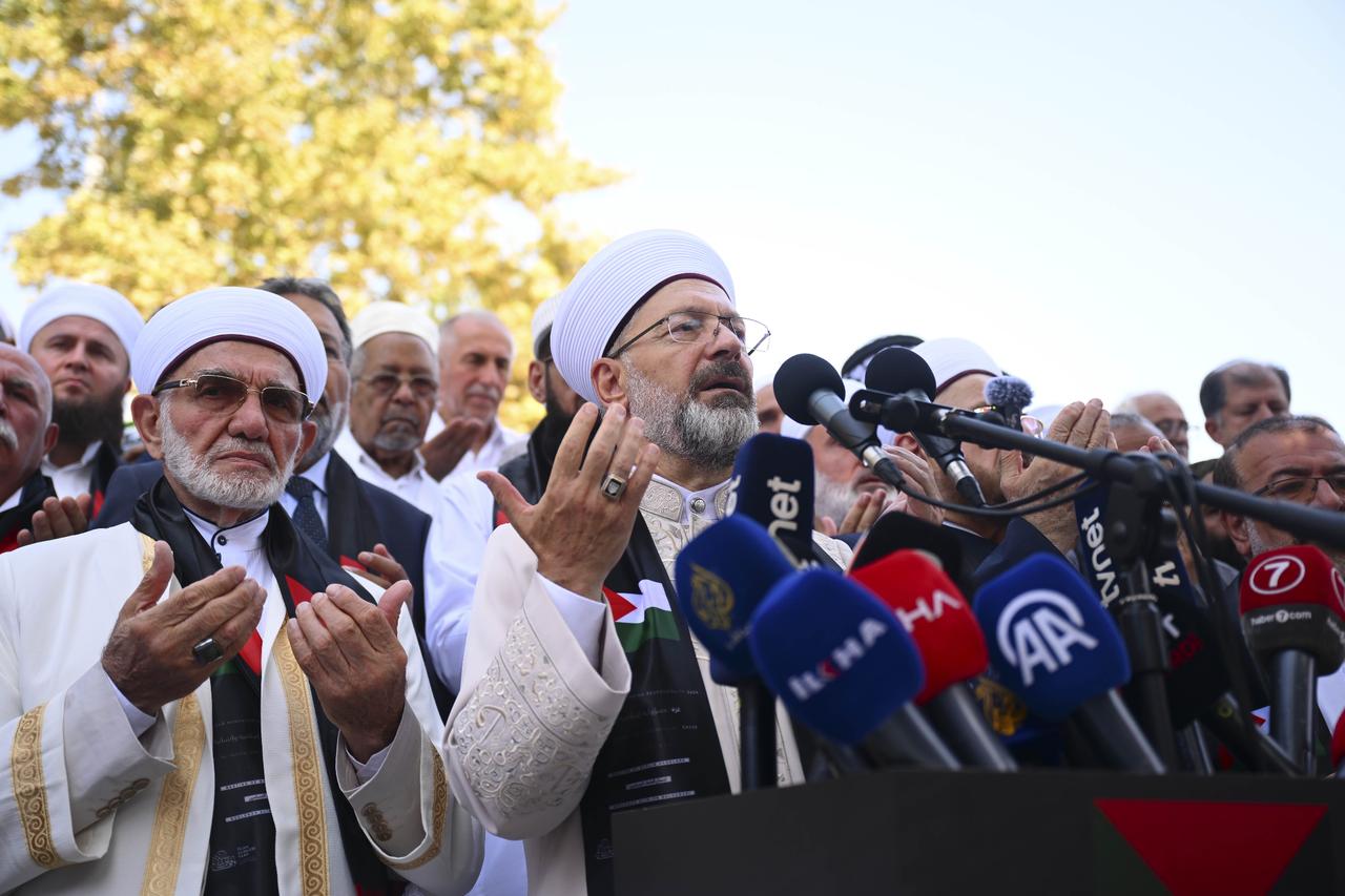 More than 150 Muslim scholars gather in Istanbul to condemn Israel's war on Gaza Image