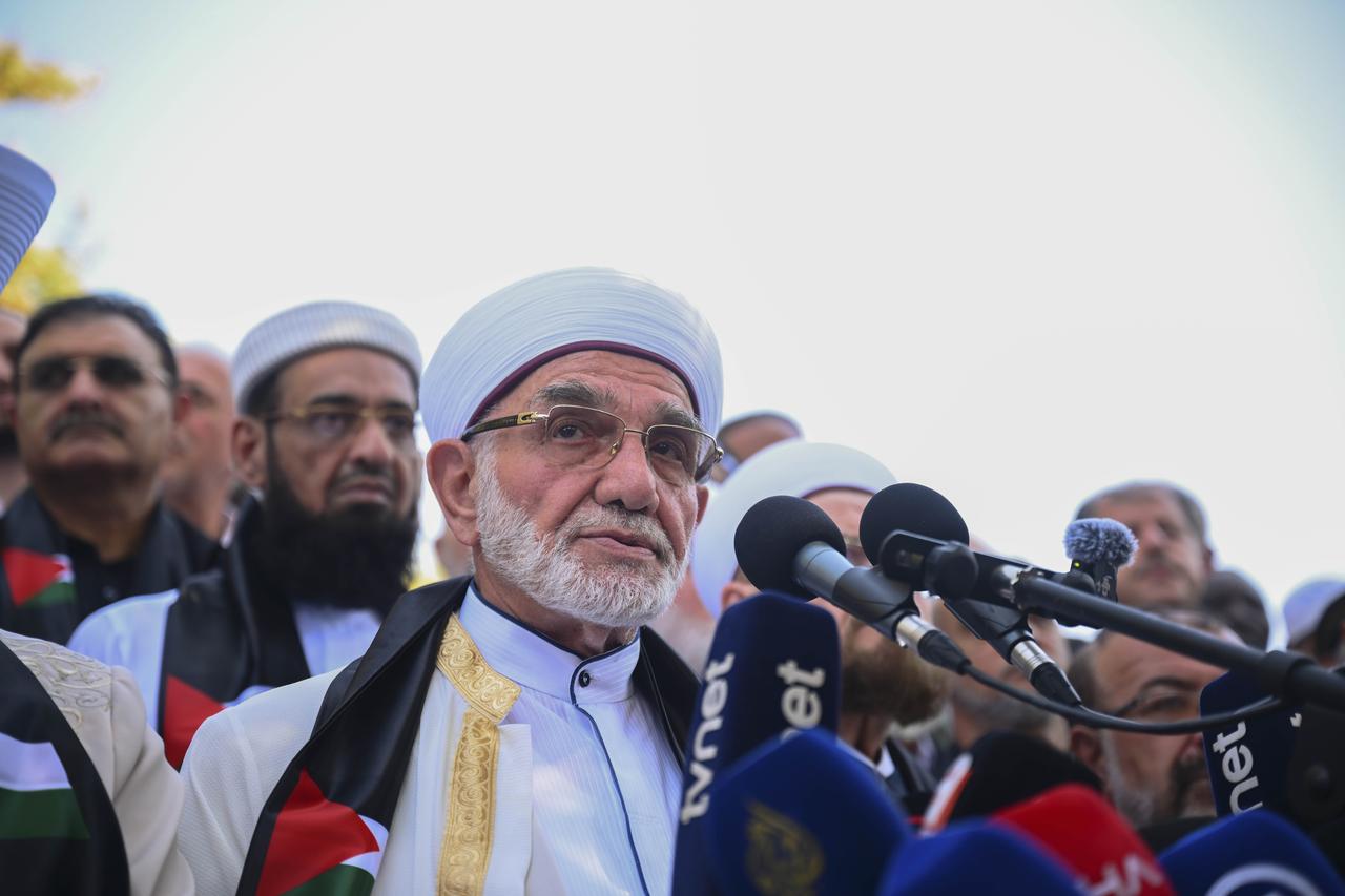 A  conference of An Islamic and Humanitarian Responsibility at Eyüp Sultan Mosque, Istabul , 22 Agustus ,2025 . (AA photo)
