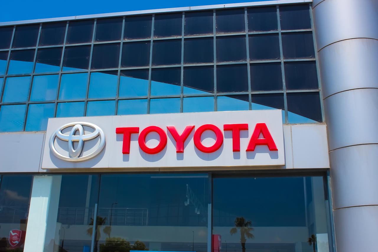 Exterior view of a Toyota dealership in Antalya, Türkiye, May 11, 2021. (Adobe Stock Photo)