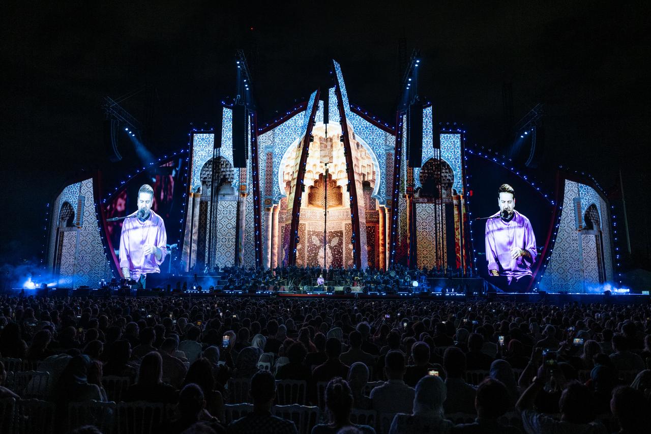 Renowned as one of the leading figures in world music, Sami Yusuf performs in Istanbul, Türkiye, Aug. 23, 2025. (AA Photo)