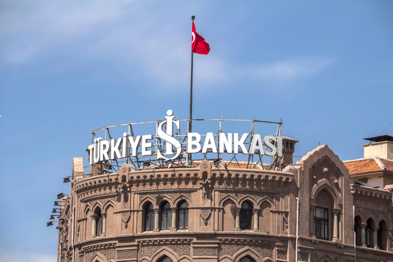 Turkish central bank may slash rates down to 35% by 2025 year-end: Türkiye Is Bankasi GM Image