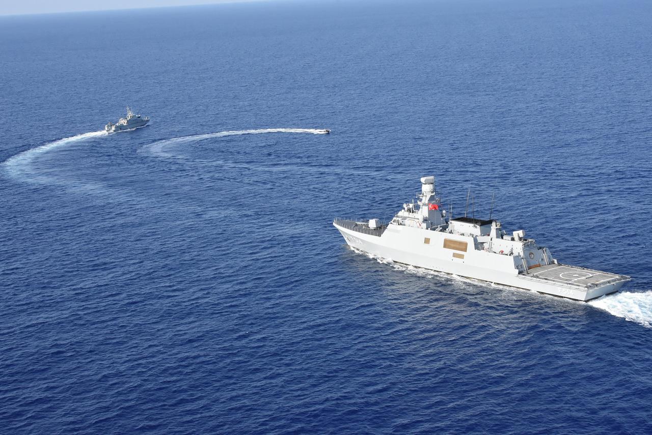 TCG Kinaliada conducts PASSEX and PHOTEX exercises together with the patrol boats of the Libyan National Army’s Navy, August 20-21, 2025. (Photo via Turkish MoD)