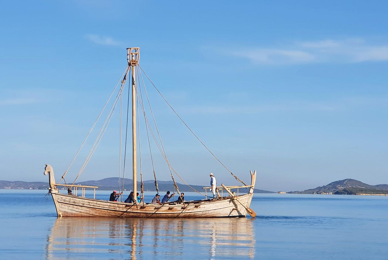 The reconstructed Hippoi vessel, modeled on ancient Mediterranean ships with a horse-head prow, sails during its first trial on the Aegean, 2022. (Photo via 360 Degree Historical Research Association's website)