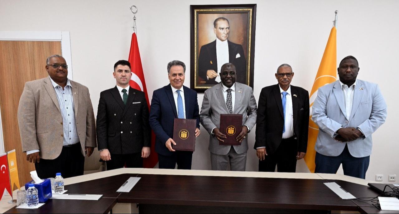 Al Neelen University, led by Rector Professor Elhadi Adam Mohamed Ibrahim, visited İnönü University, Malatya, Türkiye. (Courtesy of Ahmet Turan)