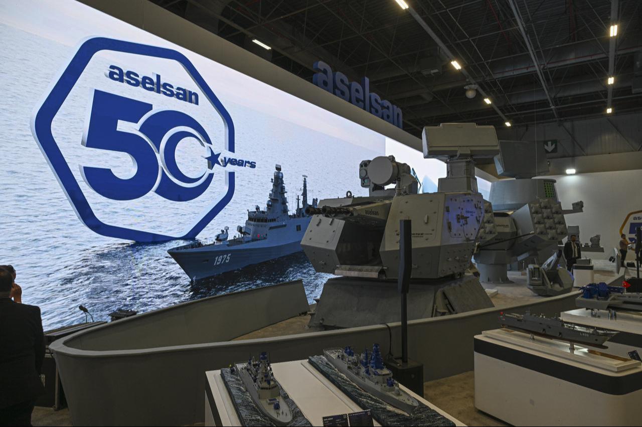 People visit the Aselsans stands during IDEF 2025 at the Istanbul Expo Center in Istanbul, Türkiye on July 22, 2025. (AA Photo)