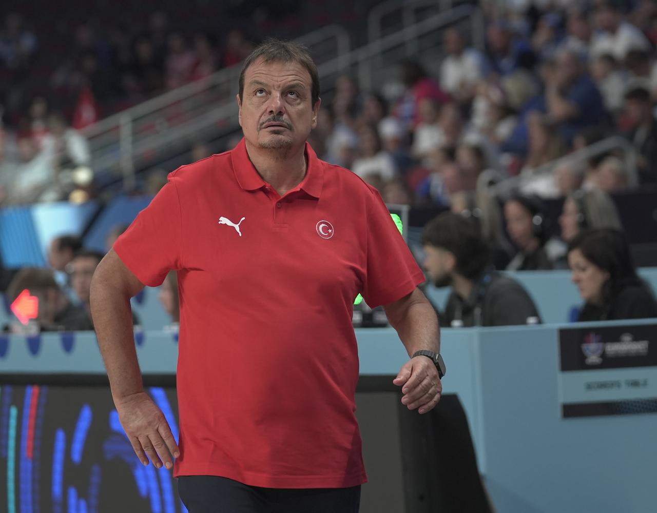 Türkiye head coach Ergin Ataman during the FIBA EuroBasket 2025 Group A, 2nd match between Türkiye and Czechia at Riga Arena in Riga, Latvia, on August 29, 2025. (AA Photo)