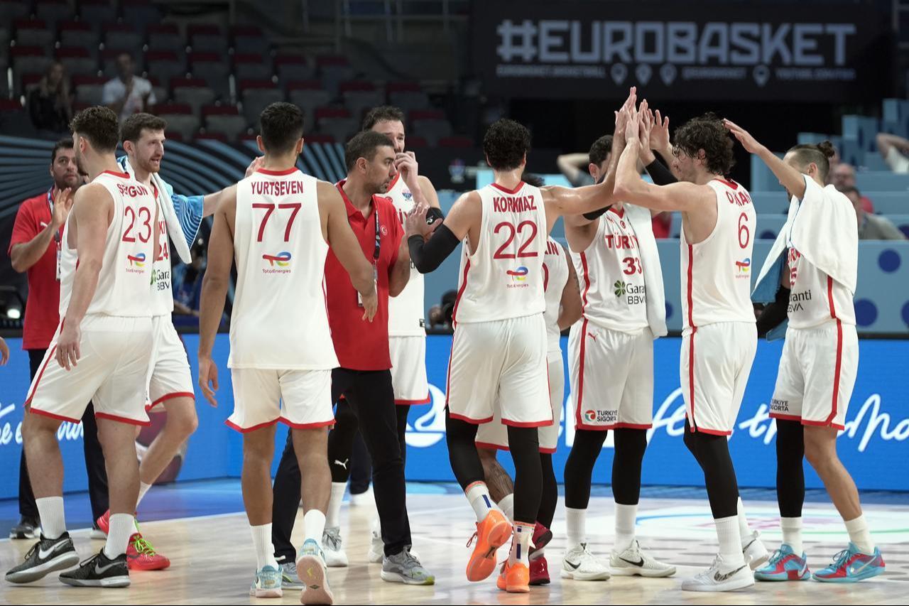Players of Türkiye celebrate after the FIBA EuroBasket 2025 Group A basketball match between Türkiye and Czechia at Riga Arena in Riga, Latvia, August 29, 2025. (AA Photo)