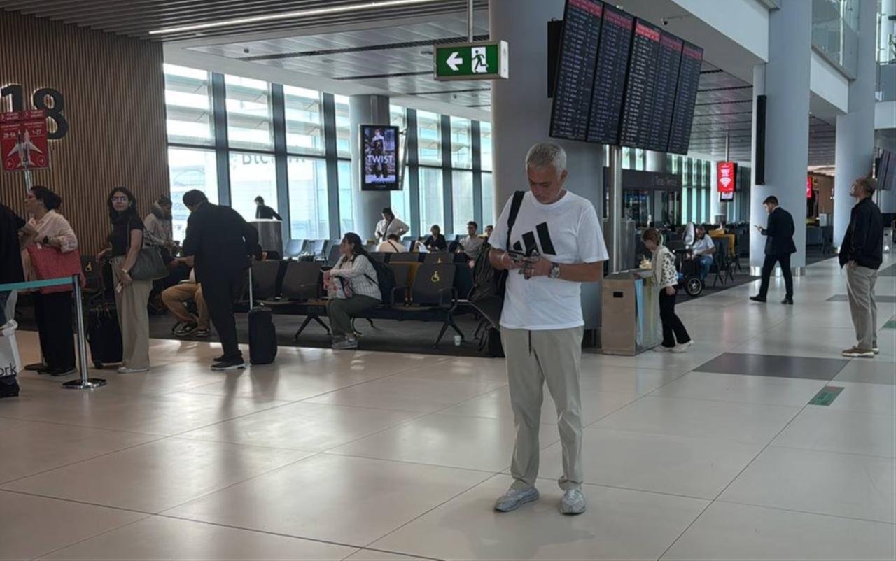 Portuguese head coach Jose Mourinho waits for his flight at Istanbul Airport after Turkish Super Lig club Fenerbahce has parted ways with him in Istanbul, Türkiye on August 30, 2025. (AA Photo)