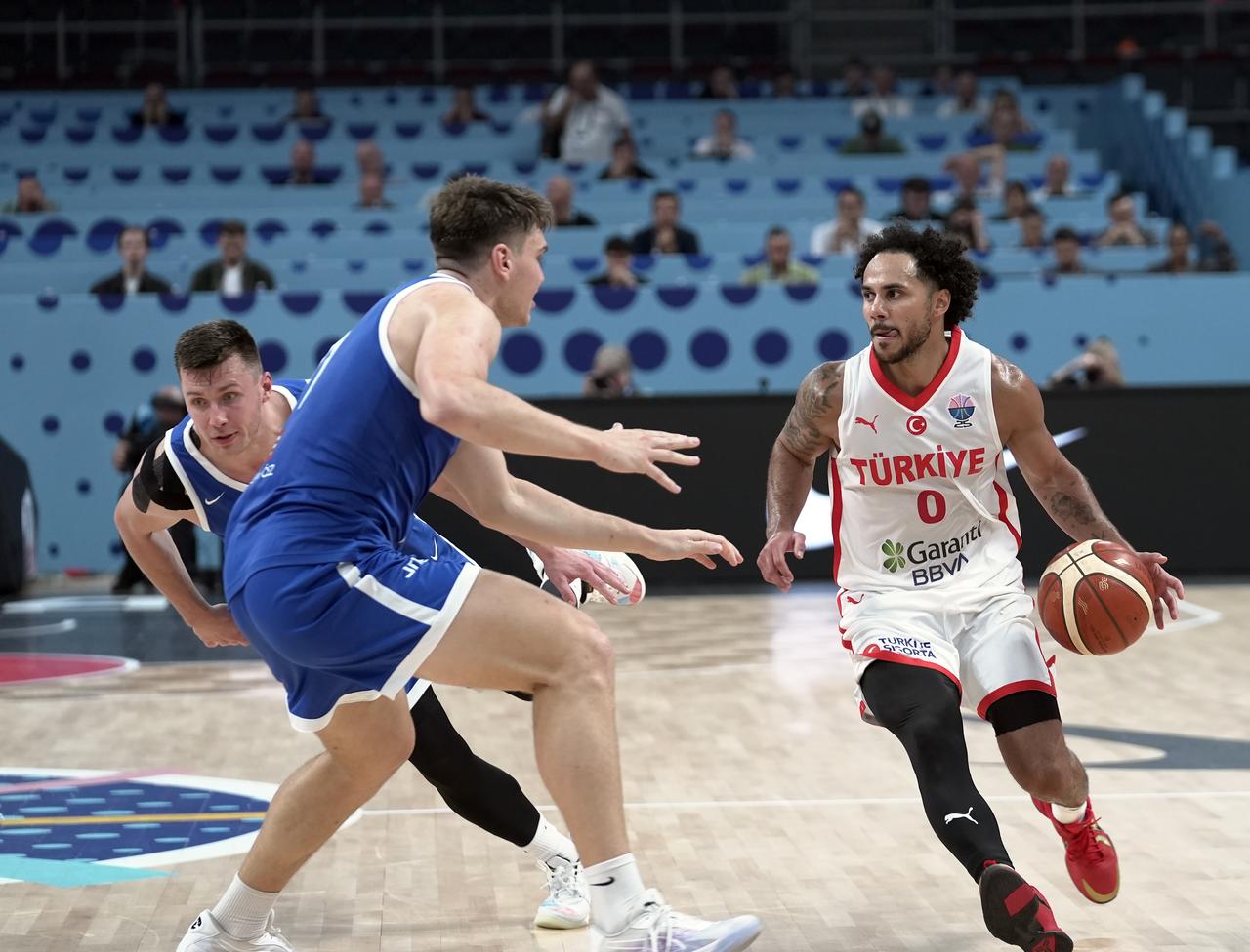 Shane Larkin of Türkiye in action during the FIBA EuroBasket 2025 Group A basketball match between Türkiye and Czechia at Riga Arena in Riga, Latvia, August 29, 2025. (AA Photo)