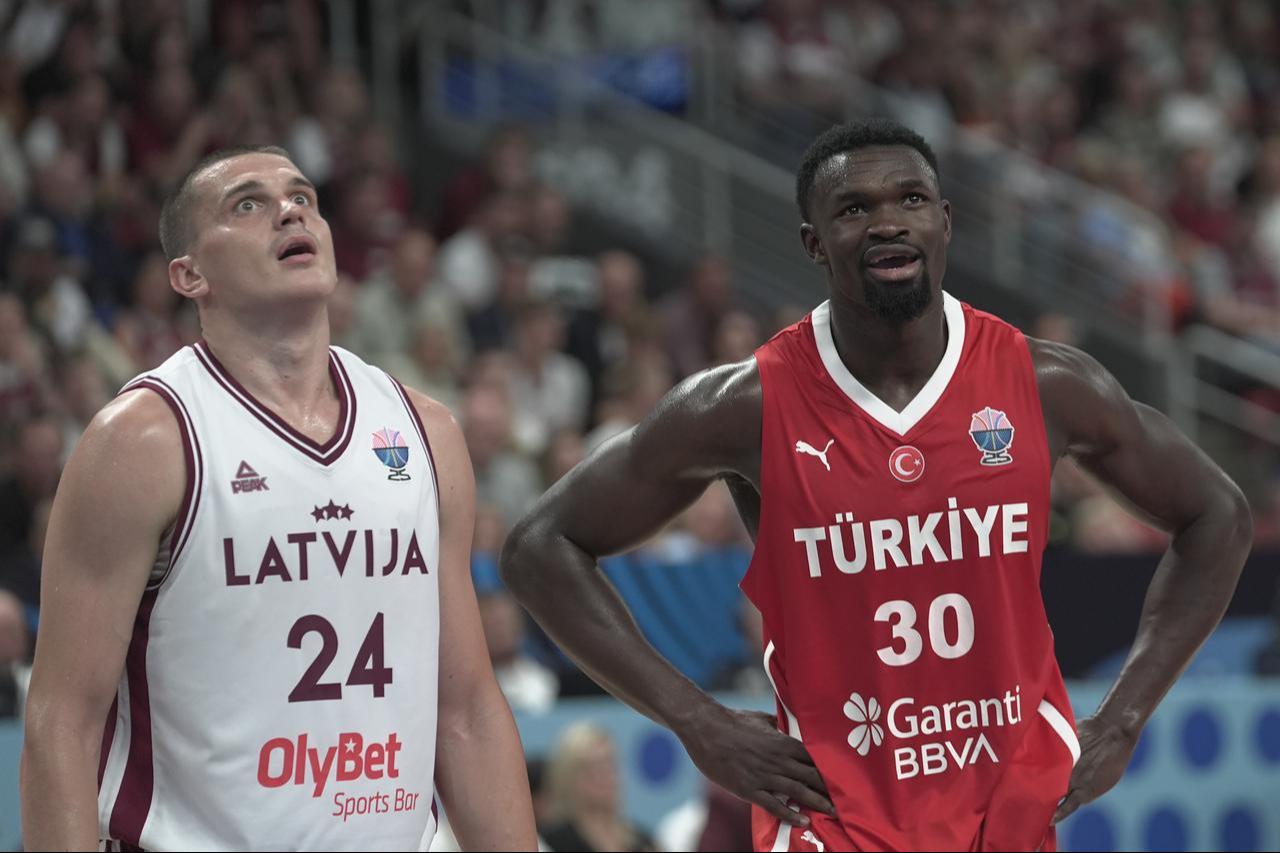 Adem Bona of Türkiye looks on during the FIBA EuroBasket 2025 Group A 1st week match between Latvia and Türkiye, Riga, Latvia, August 27, 2025. (AA Photo)