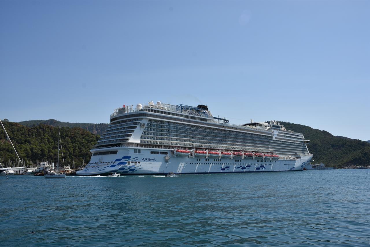 The 335-meter, Malta-flagged cruise ship Aroya, carrying 2.684 passengers, docks at the large pier of Marmaris Port in the Marmaris district of Mugla, Türkiye, August 31, 2025. (AA Photo)