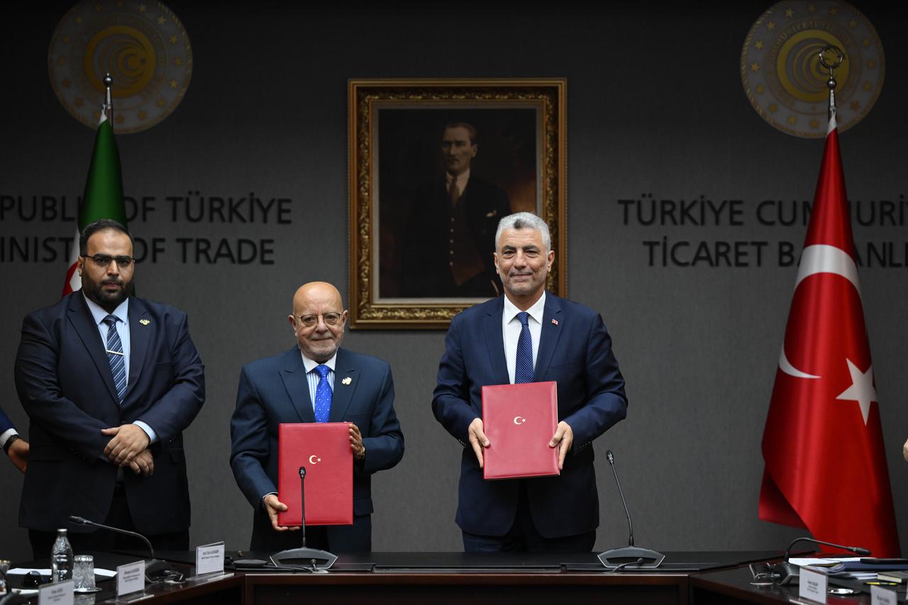 Trade Minister Omer Bolat and Syrian Minister of Economy and Industry Nidal Shaar attend the signing ceremony in Ankara, Türkiye on August 5, 2025. (AA Photo)