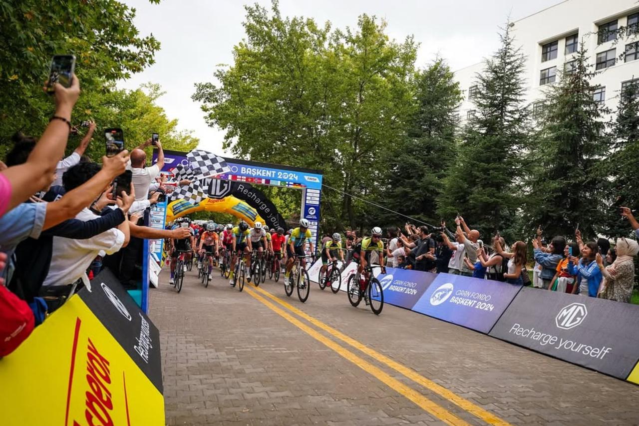 A scene from the 2024 edition of the Gran Fondo Baskent cycling race held in Ankara, Türkiye. (Photo via Gran Fondo Baskent's website)