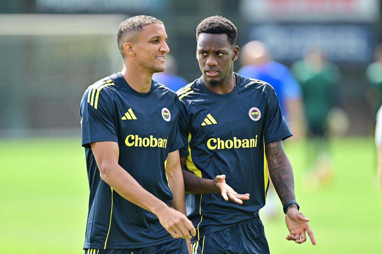 Fenerbahce’s Rodrigo Becao (L) and Nelson Semedo (R) take part in training ahead of the UEFA Champions League third qualifying round first leg against Feyenoord in Istanbul, Türkiye, on August 5, 2025. (AA Photo)