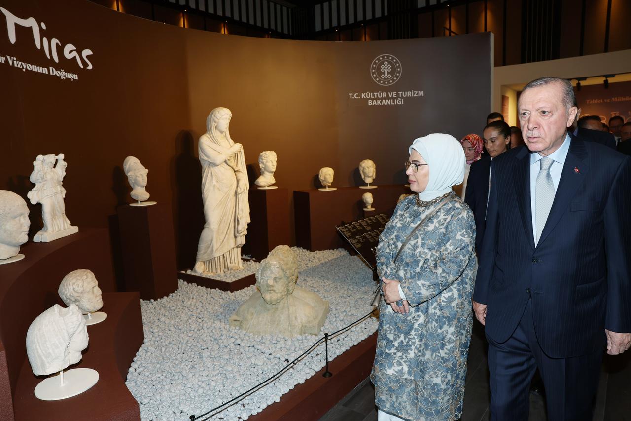 Turkish President Recep Tayyip Erdogan visits the International Archaeology Symposium and the Golden Age of Archaeology Exhibition at the Presidential Nation's Library in Ankara, Türkiye, August 6, 2025. (AA Photo)