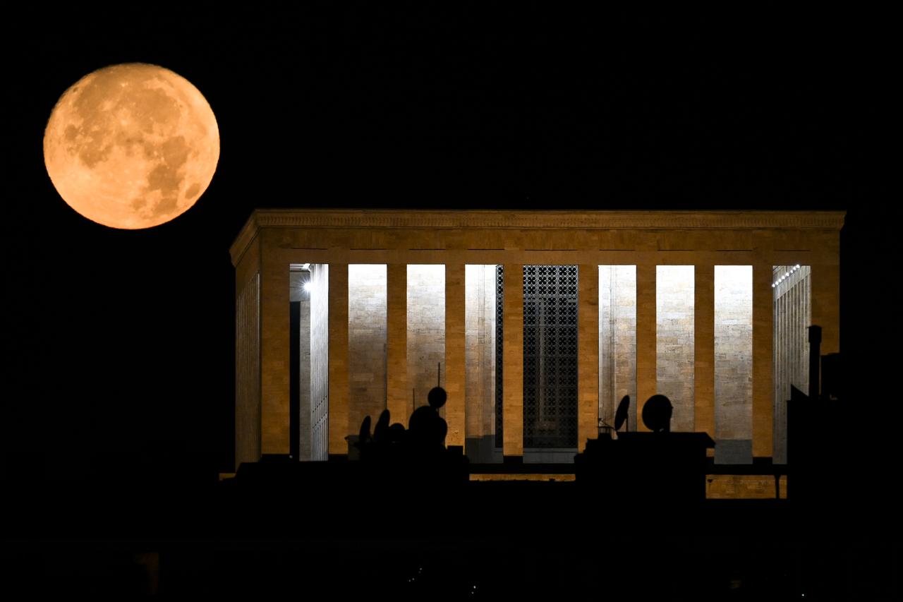 The full moon rises over Anitkabir, the mausoleum of founder of the Republic of Türkiye Mustafa Kemal Ataturk, in Ankara, Türkiye on August 8, 2025. (AA Photo)