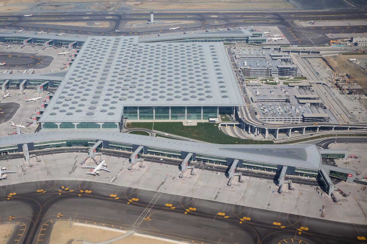Aerial view of Istanbul Airport, the busiest airport in Türkiye. (Adobe Stock Photo)
