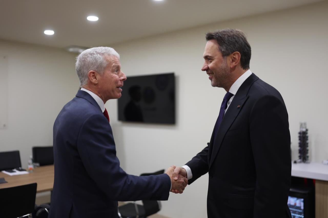 Energy and Natural Resources Minister Alparslan Bayraktar (R) meets with US Secretary of Energy Chris Wright (L) as part of the GASTECH 2025 Forum in Milan, Italy on Sep. 10, 2025. (TURKISH MINISTRY OF ENERGY AND NATURAL RESOURCES / HANDOUT / AA PHOTO)